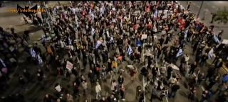 ANTI-NETANAHU-Demonstranten überschwemmen Israels Hauptstadt und fordern die Fre...