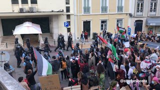 Demonstration vor Kino São Jorge beendet: Bereitschaftspolizei im Einsatz