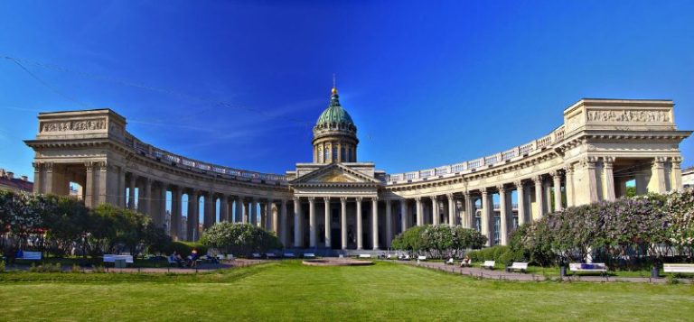 Der imposante Kasaner Dom in Sankt Petersburg