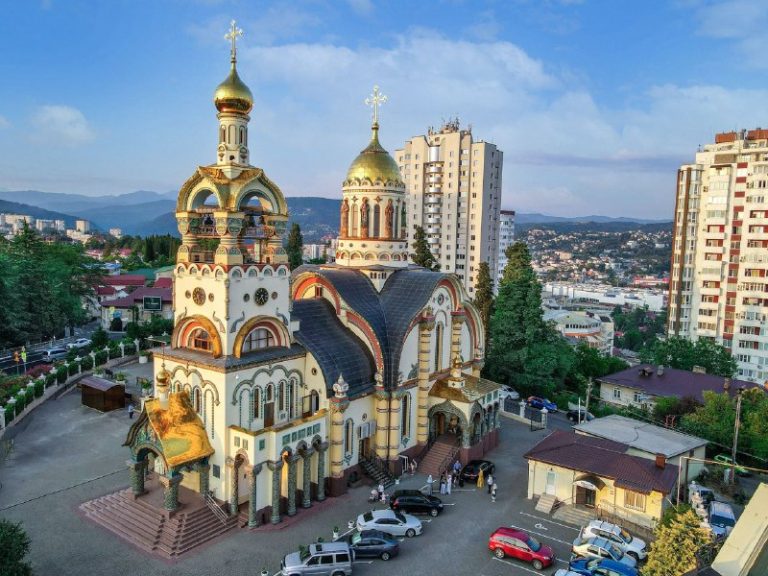 Die Kirche des Heiligen Apostelgleichen Großfürsten Wladimir in Sotschi