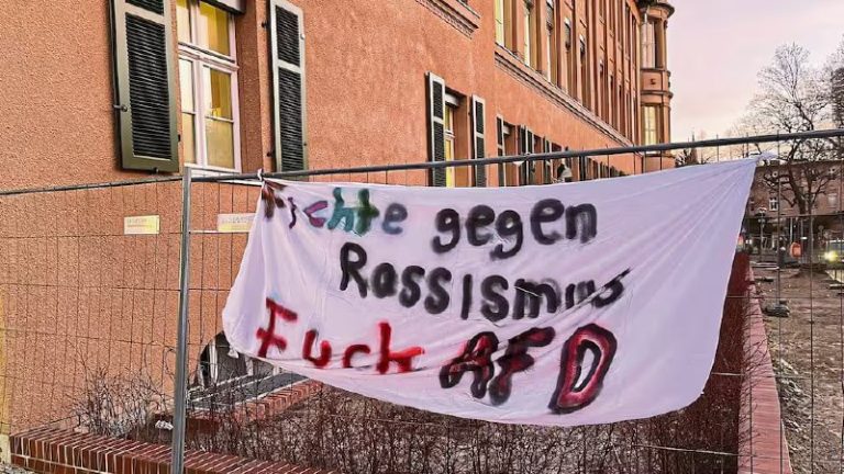 Rüffel für Berliner Schulleiter nach Anti-AfD-Demo