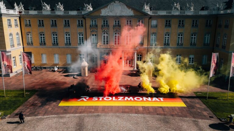 🇩🇪 Stolzaktion am Karlsruher Schloss!