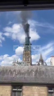 Brand im Spitzturm der Kathedrale von Rouen: Feuerwehr im Einsatz