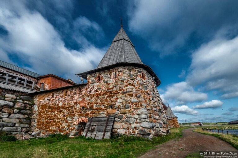 Die mächtigen Türme des Solovetsky-Klosters – ein Blick in die Geschichte