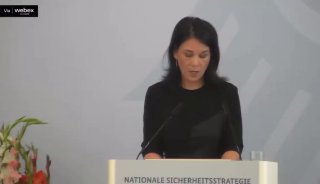 Parodistischer Account: Außenministerin Baerbock Totalitarismus-Video