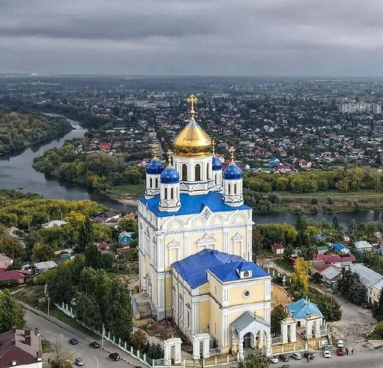 Jelezki Himmelfahrtskathedrale: Glanz des russisch-byzantinischen Stils