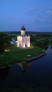 Die Mariä-Schutz-und-Fürbitte-Kirche an der Nerl – Eine Perle in Oblast Wladimirskaja