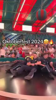 Münchner Polizisten auf dem Oktoberfest: Sicherheitsbedenken nach Terroranschlag in Solingen