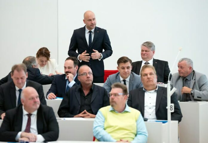 Brandenburg: AfD-Kandidat im zweiten Wahlgang LandtagsvizepräsidentDer AfD-Abgeo...