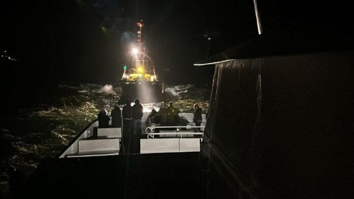  Ausflugsschiff trieb nach #Stromausfall auf der Nordsee – Schlepper ziehen es n...