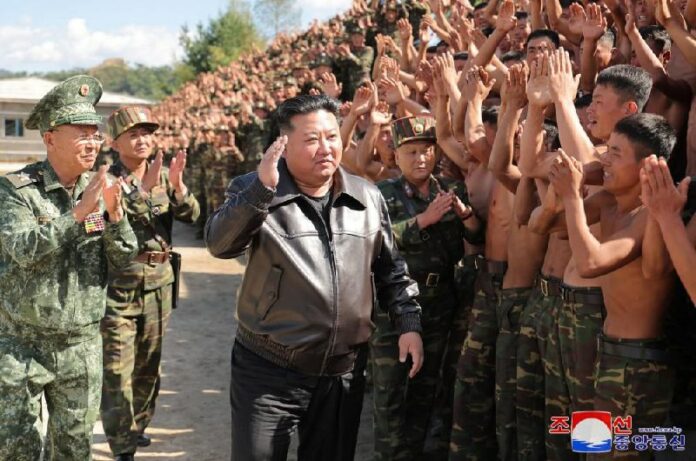 Kim besucht Ausbildungslager der Spezialeinheiten und droht mit AtomwaffenNordko...