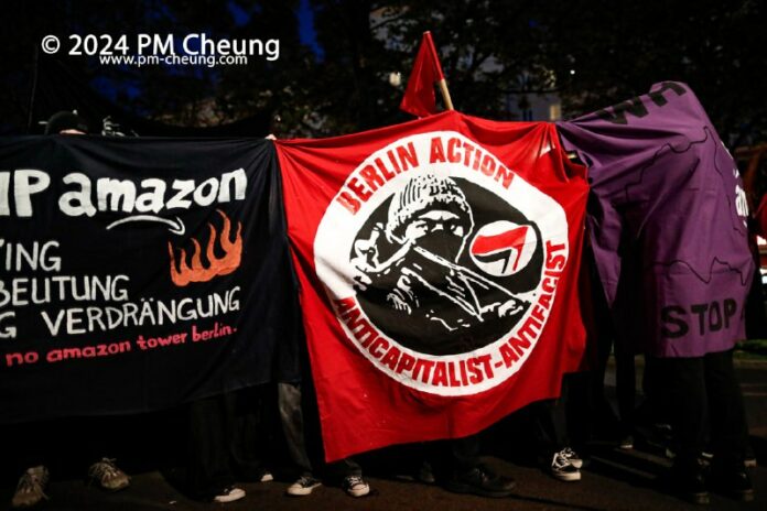 Hunderte Menschen demonstrieren in Berlin gegen „Amazon-Tower“Rund 350 Menschen ...
