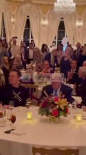 Elon #Musk feiert Thanksgiving mit Donald #TrumpDer Tech-Milliardär hat ein Vid…