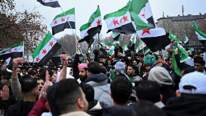 Tausende Exil-Syrer in #Berlin feiern Sturz von Assad Parallel zum Machtwechsel ...