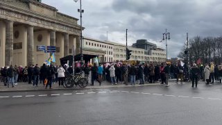 Demo für „Wirtschaftswende“ in Berlin Vor dem Brandenburger Tor in Berlin haben …