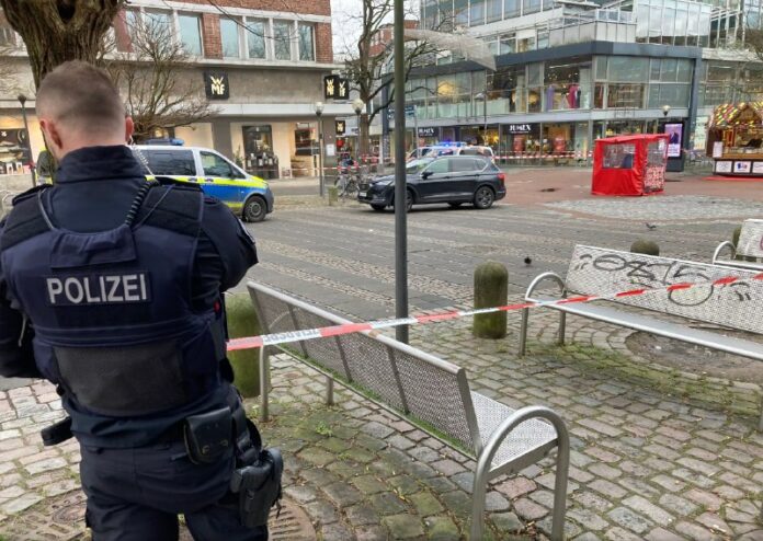Messerangriff in #Kiel: Mann schwer verletzt  In der Kieler Innenstadt ist es am...