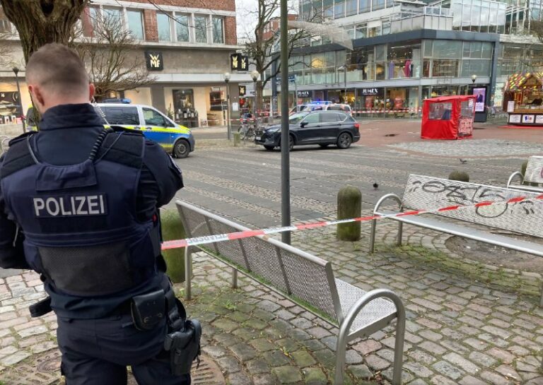 Messerangriff in #Kiel: Mann schwer verletzt  In der Kieler Innenstadt ist es am…