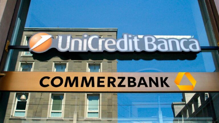 Commerzbank will offenbar bis zu 4000 Stellen abbauenDie Commerzbank mit dem Sit…