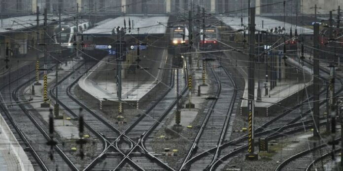 #Österreich: Behörden verhindern islamistischen Anschlag auf Wiener Bahnhof  Be...