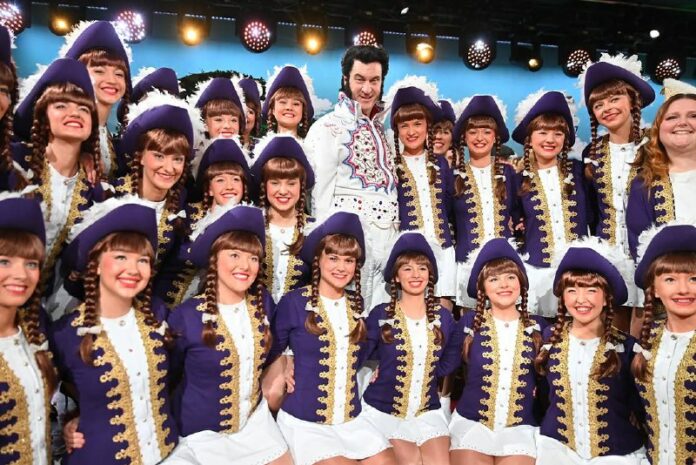 „Der King lebt“: Söder geht zur Franken-Fastnacht als Elvis PresleyBayerns Minis...