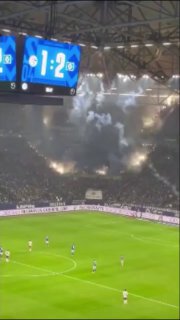 Beim Spiel zwischen dem FC Schalke 04 und dem Hamburger SV am Veltins-Arena in G…