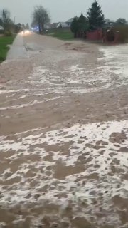 Heftiger #Hagelsturm und #Sturzfluten verwüsten Polen Schwere Unwetter sind über…