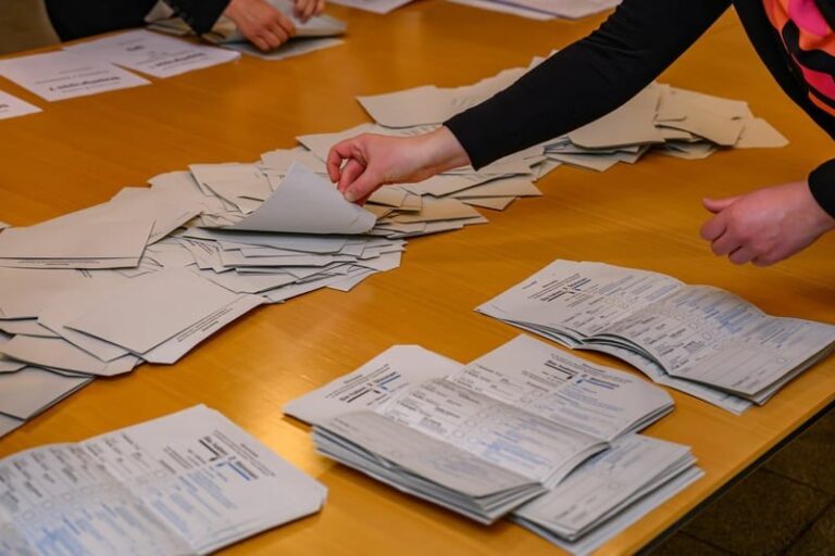 Hunderte Einsprüche gegen Bundestagswahlverfahren Wenige Tage vor dem Ablauf der…
