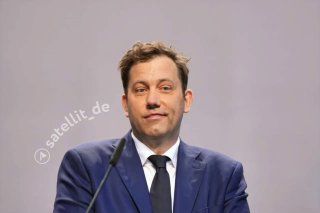 Klingbeil offenbart überstandenen Zungenkrebs #SPD-Chef Lars #Klingbeil hat im „…