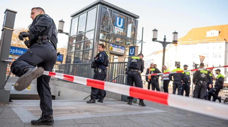 Mord in Berliner U-Bahn: Syrischer Täter hätte in Haft sein müssenDer Syrer Shad…