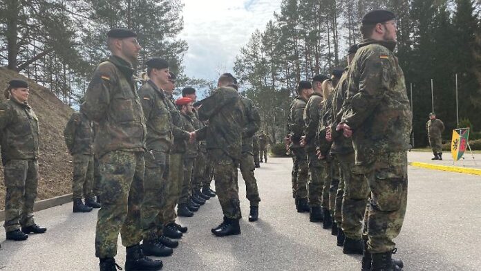 Reservistenverband kritisiert Verzicht auf Wehrpflicht Der Präsident des Reservi...