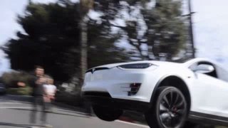 Tesla-Autos sollen zu viele Kilometer zählen – damit Garantie schneller abläuft …