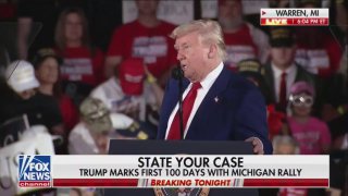  Trump zieht positive Bilanz seiner ersten 100 Tage im Amt – Demokraten: „100 Ta...