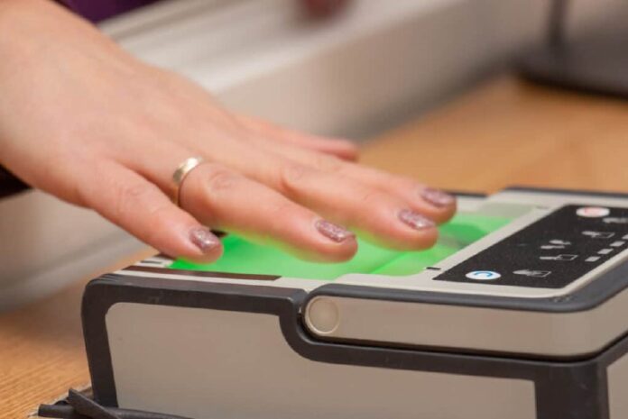 Von London bis Moskau: Der weltweite Vormarsch des digitalen KontrollstaatsEin K...