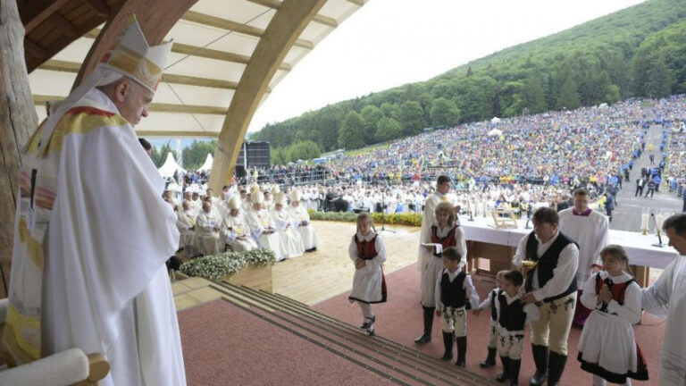 „Dieses Land liegt mir sehr zum Herzen“ – Abschied von Papst Franziskus