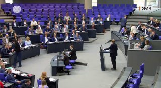 AfD und Grüne attackieren Dobrindts Migrationskurs von beiden SeitenDer migrati…