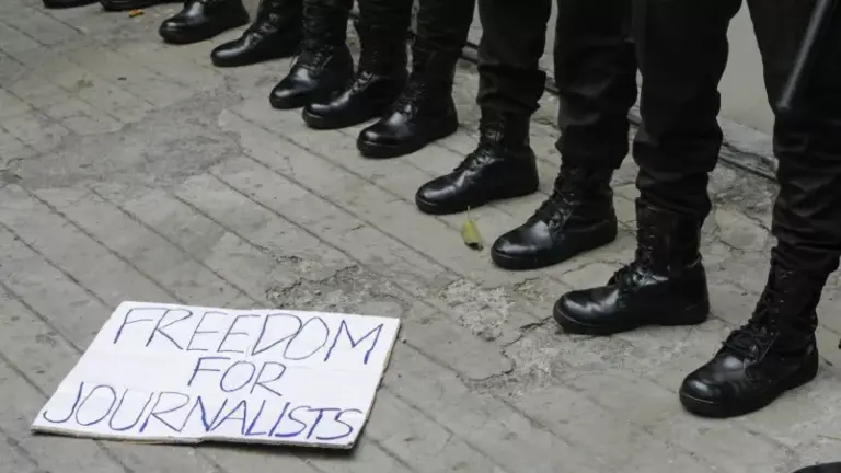 Journalisten werden in Brüssel auf eine Art und Weise eingeschüchtert, die Kommunisten beschämt