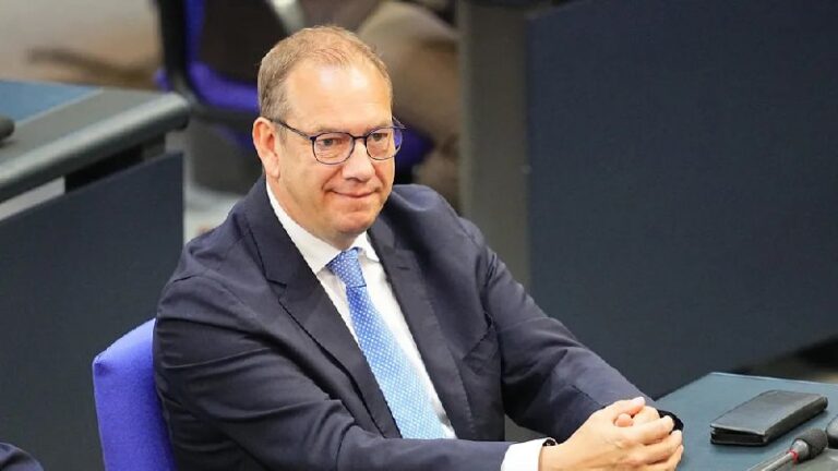 CDU-Politiker Otte zum Wehrbeauftragten gewähltDer CDU-Verteidigungsexperte Hen…