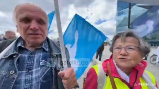 Demo für Frieden in Berlin: Teilnehmerin wirft Pistorius „Goebbelsches-Argument“…