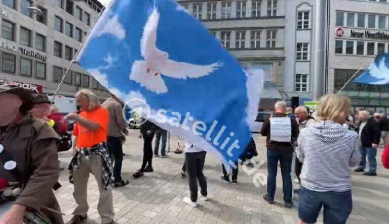 Demo gegen Merz und CDU in BielefeldIn Bielefeld findet an diesem Samstag eine D…