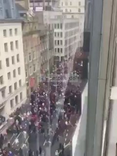 Mann rast in Liverpool-Fans — 47 VerletzteIn der nordenglischen Stadt #Liverpoo…