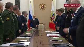Putin hielt gestern eine große Sitzung vor den Verhandlungen ab – der Einsatz i…