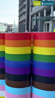 Regenbogenstreifen in Münster erhitzt die GemüterDer Regenbogenstreifen auf dem…