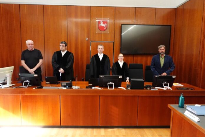Regierung will Füllmichs Rückkehr in die Öffentlichkeit um jeden Preis verhinder...