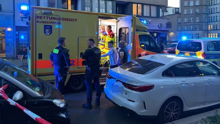 Schüsse und Messer-Attacke in #Berlin nahe Mai-Demo – Täter gefasst Am Donnersta…