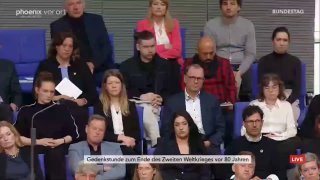 Steinmeier dankt Roter Armee in Gedenkrede als letzter – und wirft Kreml „Geschi…