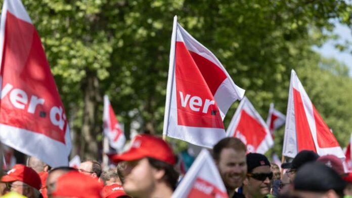Verdi ruft zu Warnstreik im privaten Versicherungsgewerbe in Berlin aufDie Gewer...