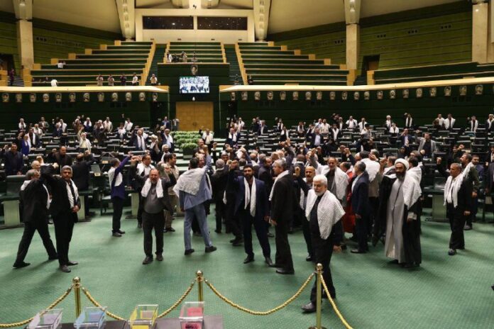  Das iranische Parlament hat gerade einen Plan zur Beendigung der Beziehungen zu...