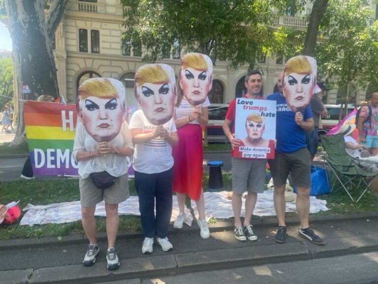 Vienna Pride startet mit SchweigemarschDie #Regenbogenparade in #Wien hat dieses…