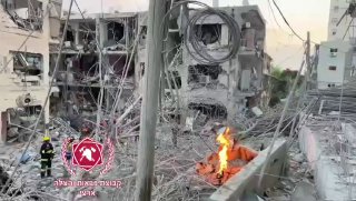 Wie die Agentur Fars berichtete, wurden bei einem iranischen Raketenangriff südl…