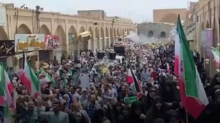 „Wir werden dafür sorgen, dass sie es bereuen“: Massenkundgebungen in Teheran n…